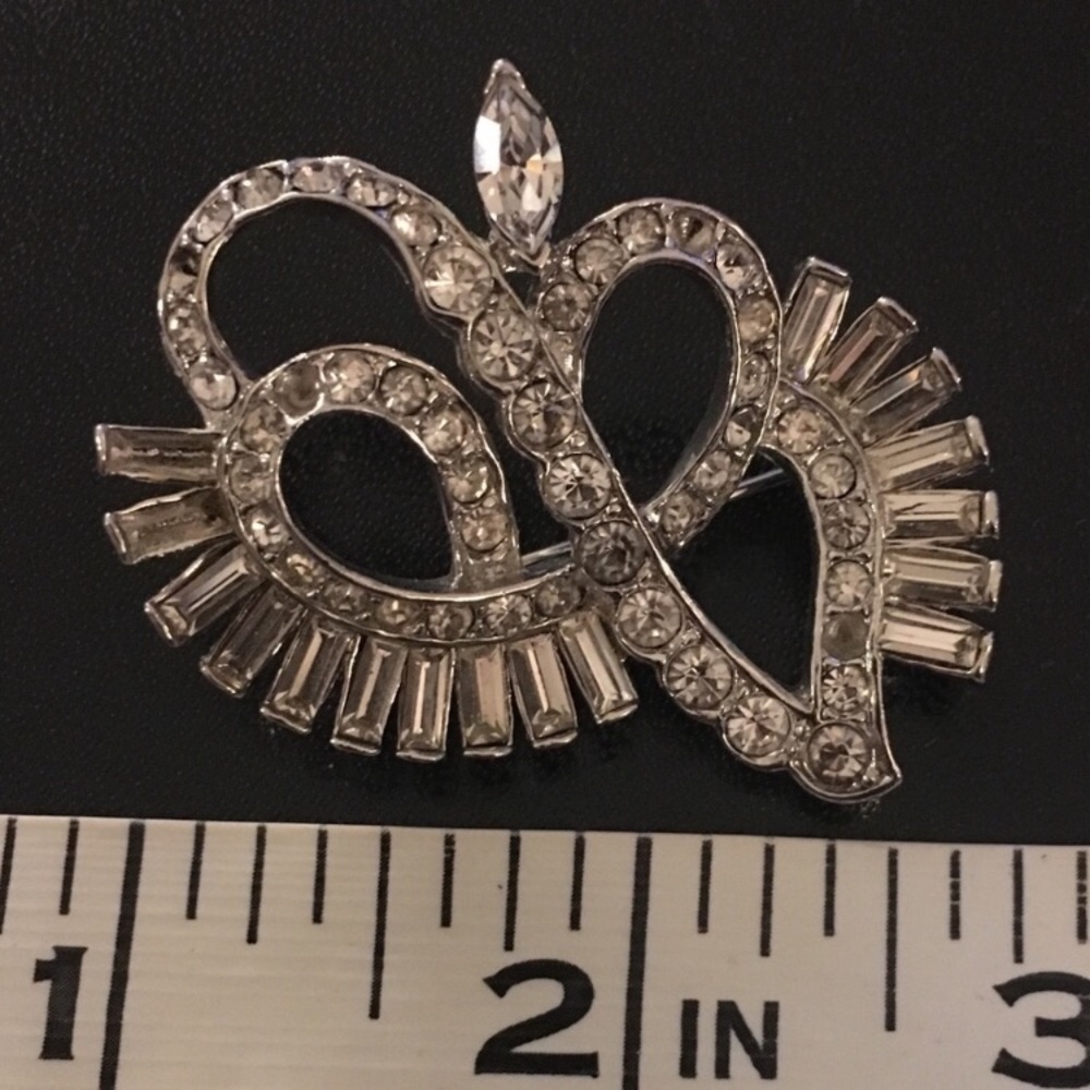 Vintage Classic Silver-tone Rhinestone Brooch